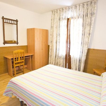Hostal Lizana Huesca Exterior photo